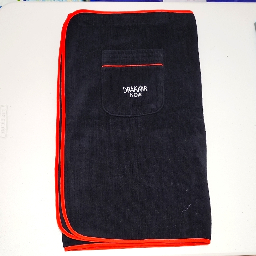 Vintage NWOT (Never Used) Drakkar Noir Mens Waist Towel.
